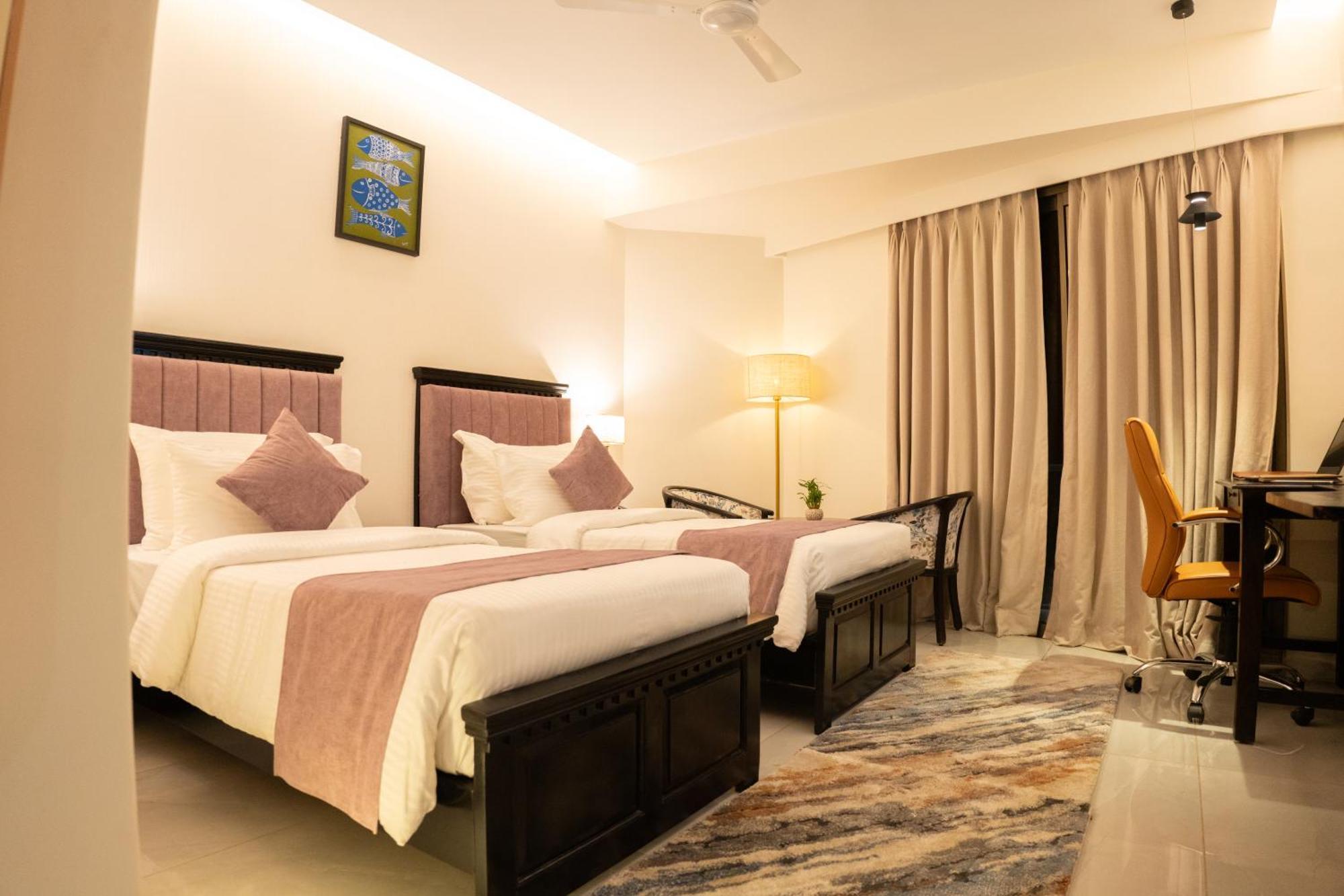 Pride Elite, Daman Hotel Exterior photo